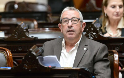 Cobos vuelve a proponer cambiar el huso horario en el país para ahorrar energía