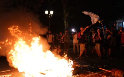 Destrozos frente al Congreso por la Ley Ómnibus