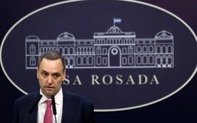 Adorni confirmó que el Gobierno nacional negocia con empresas privadas para que se hagan cargo de Aerolíneas Argentinas