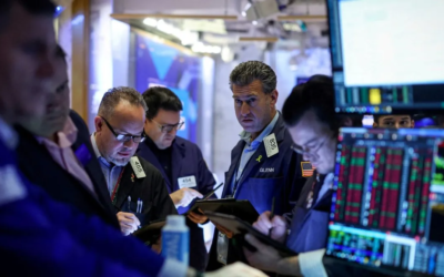 Mercados: las acciones argentinas caen 11% y el riesgo país vuelve a superar los 700 puntos