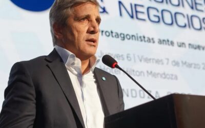 Luis Caputo: «El dólar no se disparará y las reservas se recuperarán»
