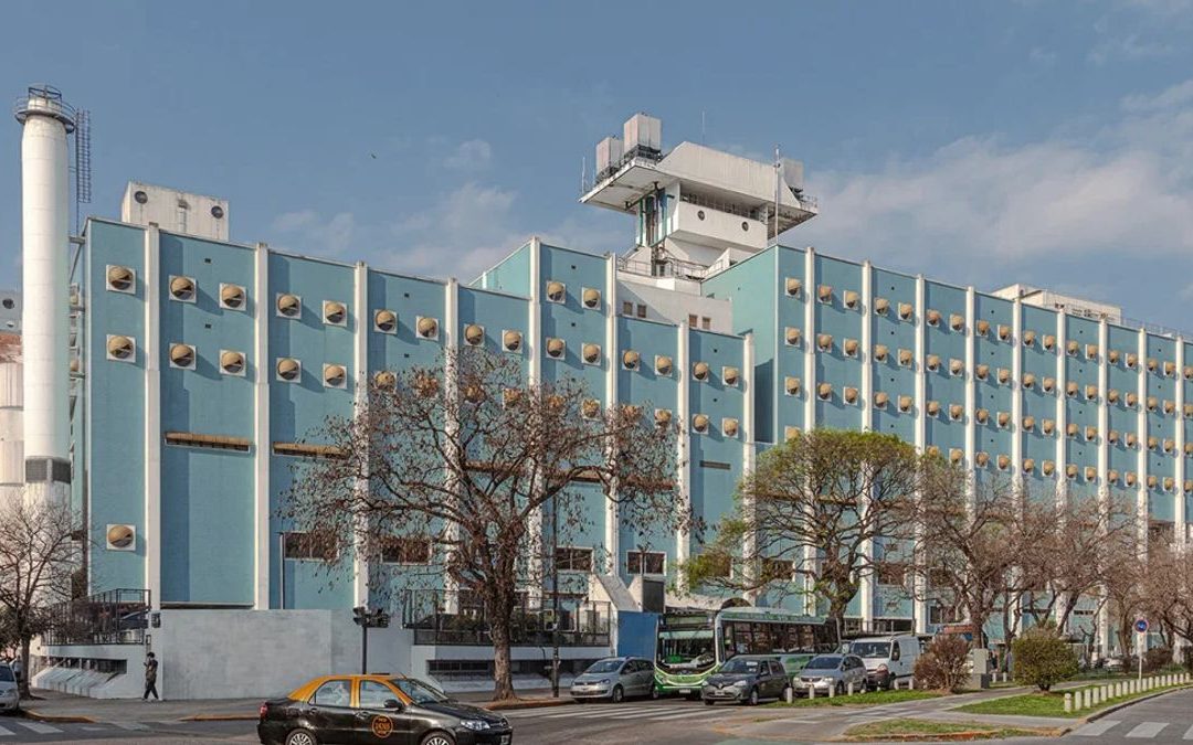 Confirman que el Hospital Naval funciona con normalidad en todas sus áreas