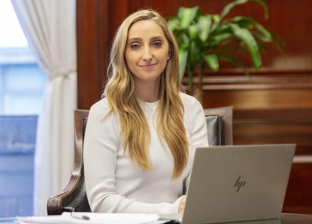 Julia-Strada-1024×737