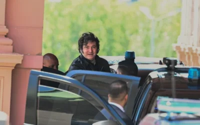 Javier Milei retoma la agenda en Casa Rosada: recibe al campeón del Dakar, Luciano Benavides