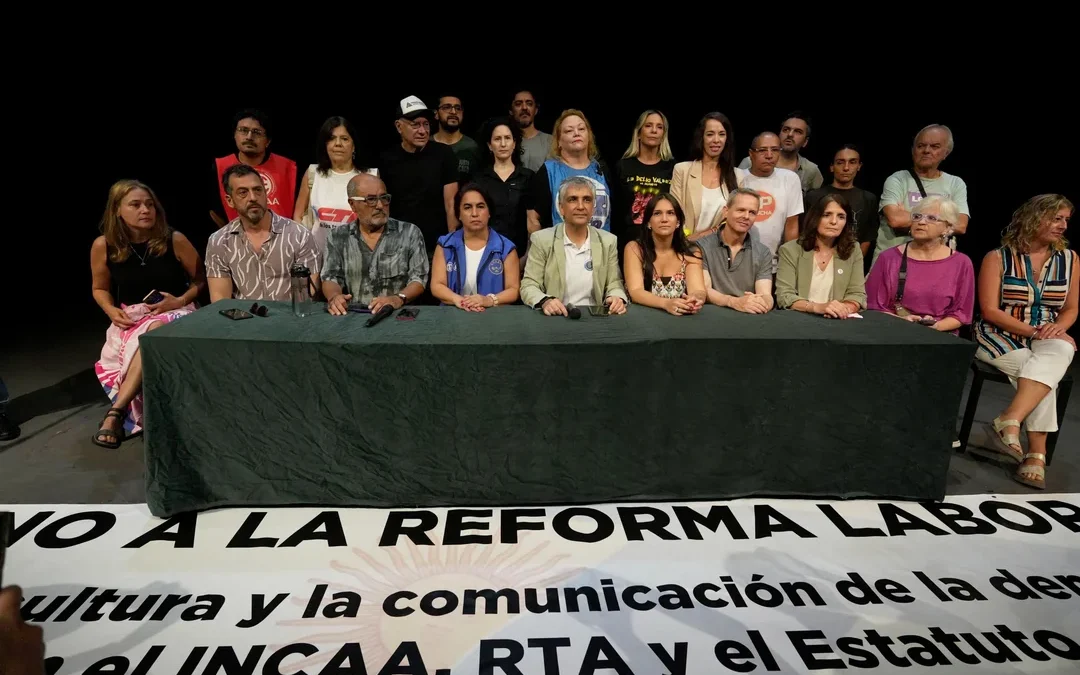 Artistas, periodistas y representantes de la cultura y la comunicación rechazan la reforma laboral