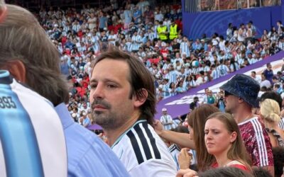 Quién es el viceministro del Gobierno que viajó al Mundial: la foto